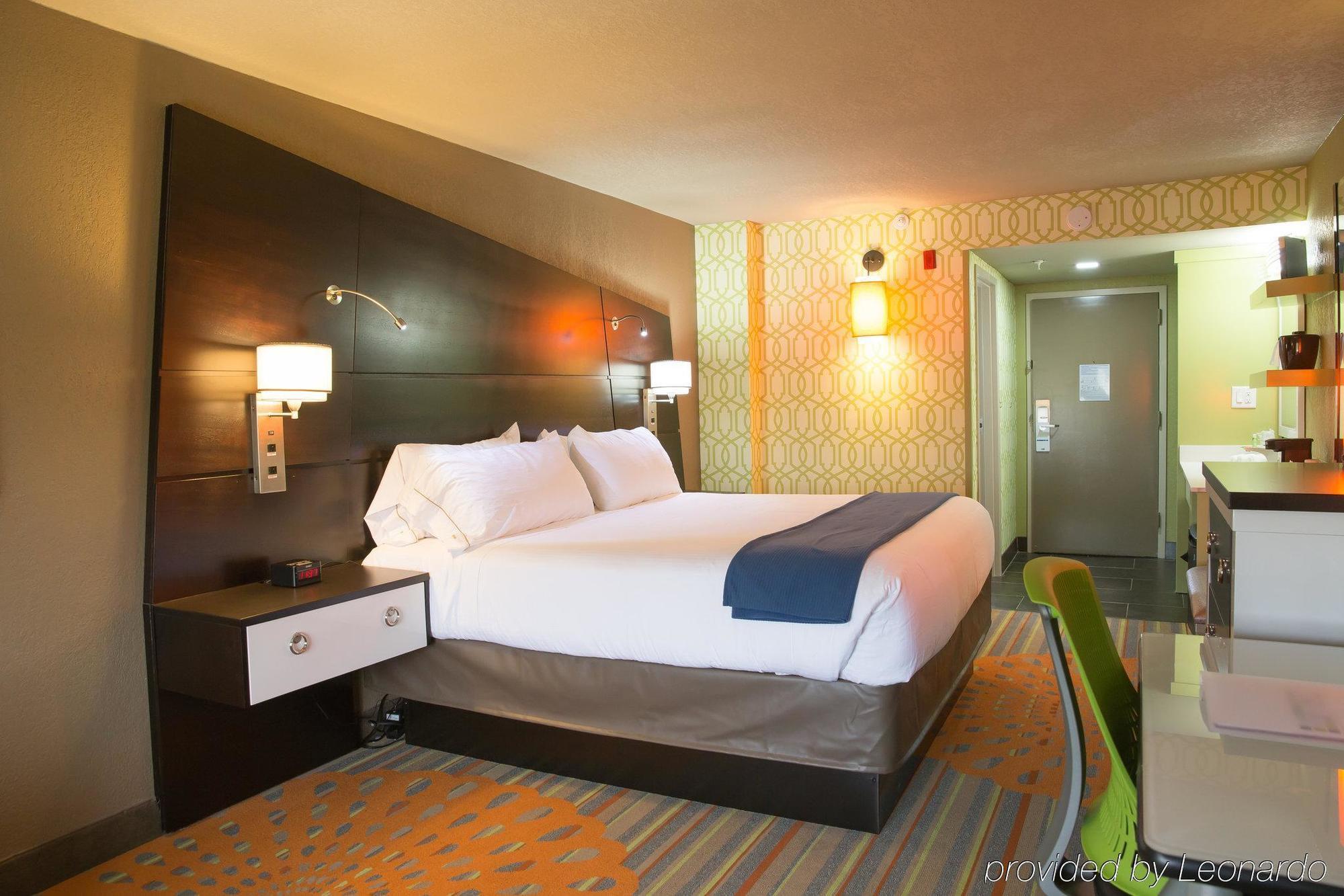 Express Atlanta Galleria-ballpark Area By Ihg