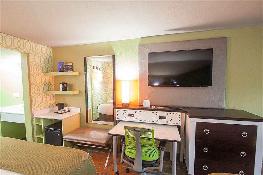 Express Atlanta Galleria-ballpark Area By Ihg 3* Smyrna
