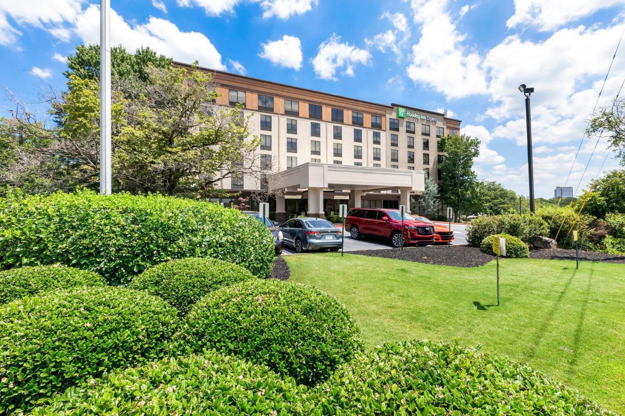 Express Atlanta Galleria-ballpark Area By Ihg Hotel