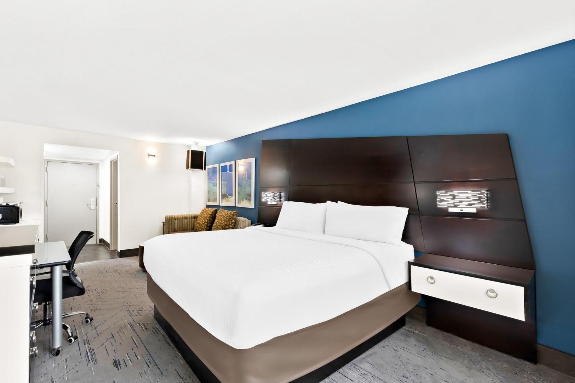 Express Atlanta Galleria-ballpark Area By Ihg