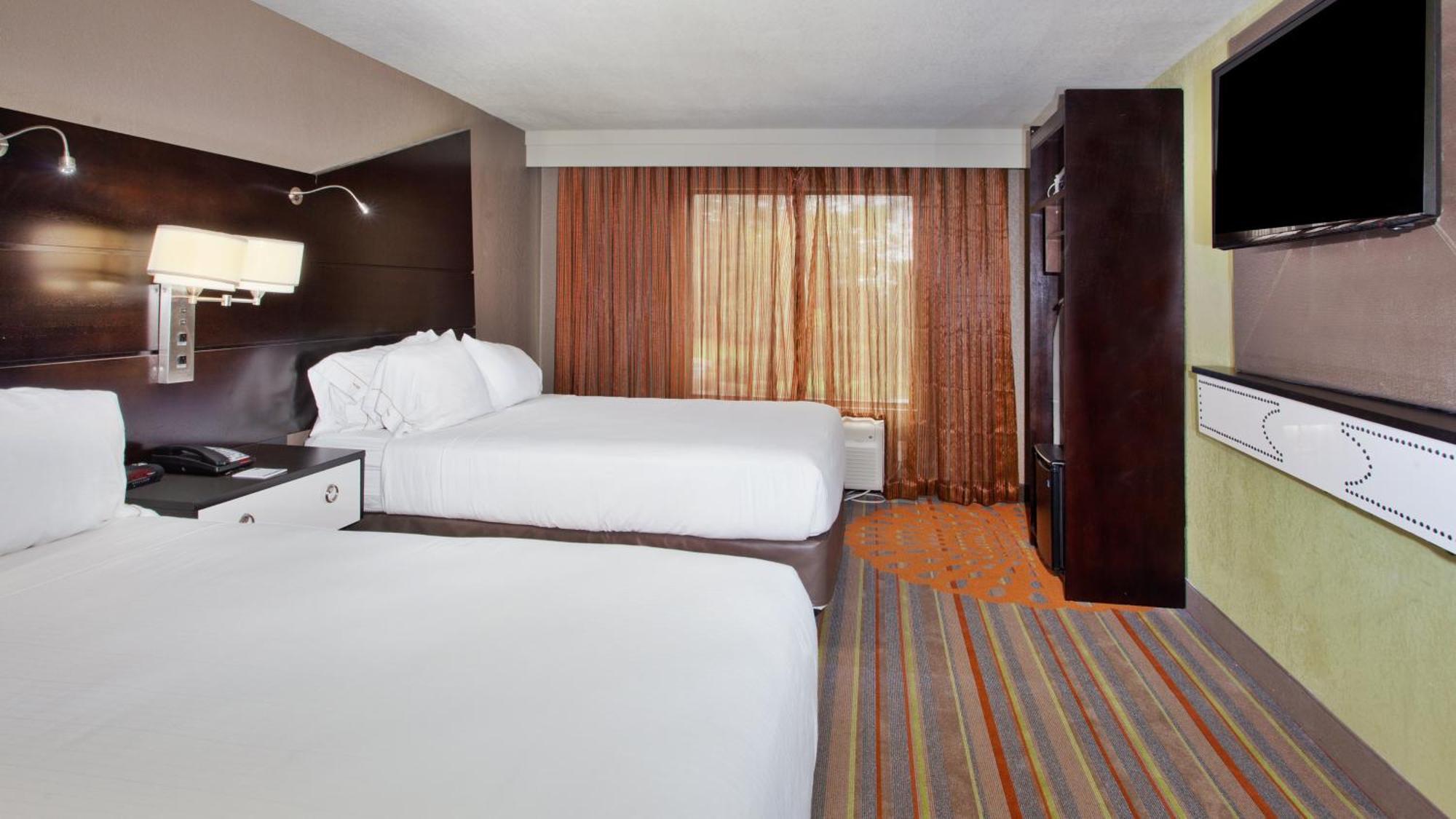 Express Atlanta Galleria-ballpark Area By Ihg Hotel 3*