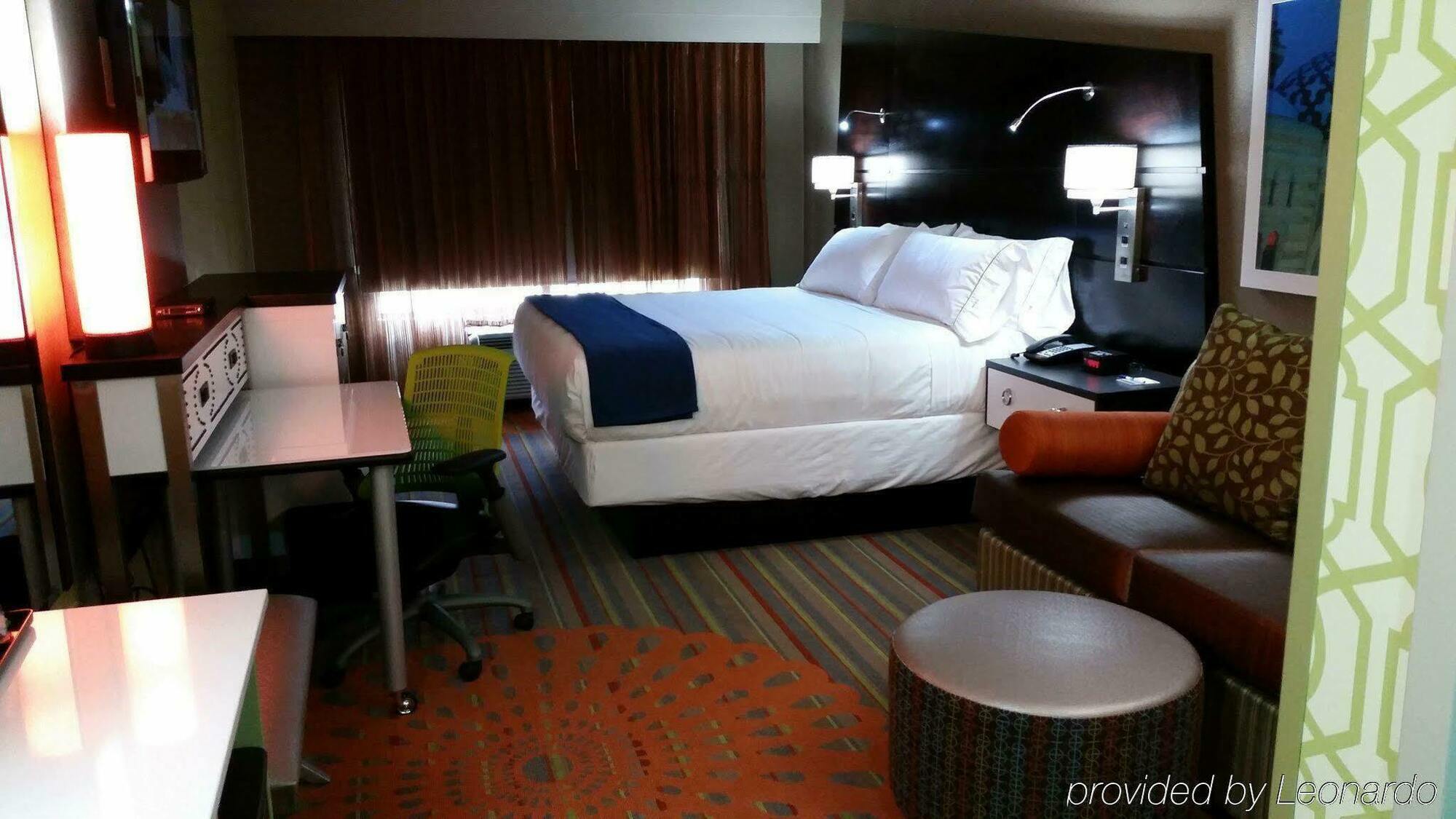 Express Atlanta Galleria-ballpark Area By Ihg Smyrna